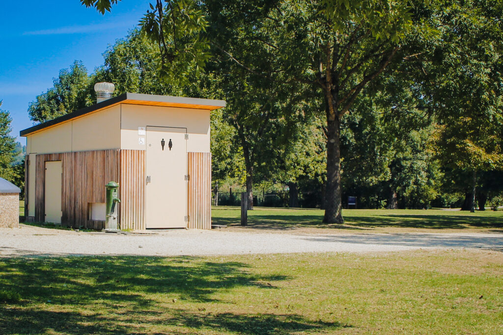 Saniter_monopente_eco_parc_VIVIERS_LAC_BASE_LOISIRS_MOTTETS (1)