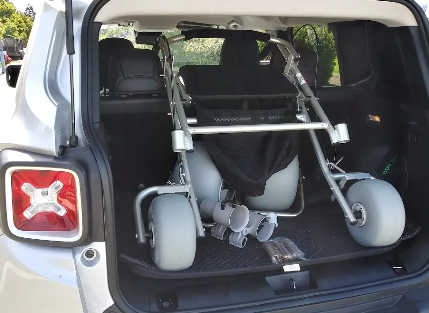 mobi-walk-dans-un-coffre-de-voiture